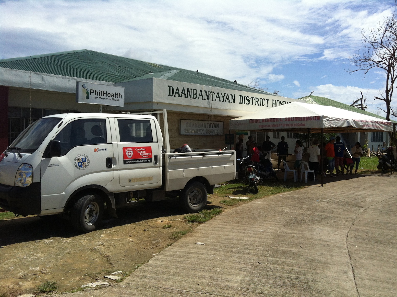 The CMAT Assessment team stops at Daanbantayan District Hospital in northern Cebu, to assess the infrastructure and damage caused by Typhoon Yolanda (Haiyan)